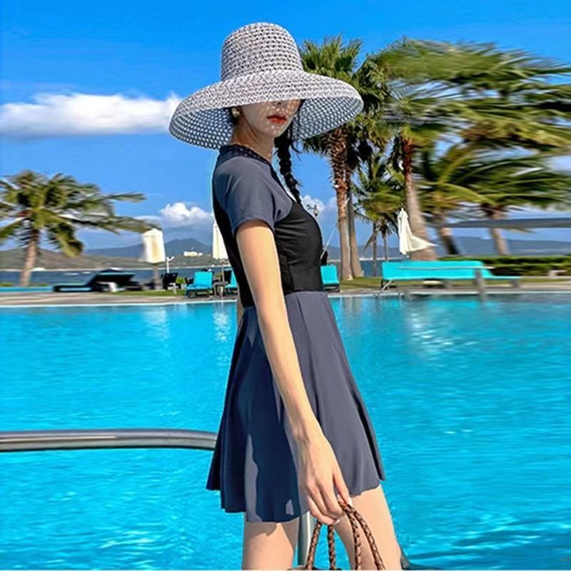 2023 New Fashionable Athletic Beach Women's Bathing Swimsuit Oversized High Waited One Piece Covering the Bell Bikini Set