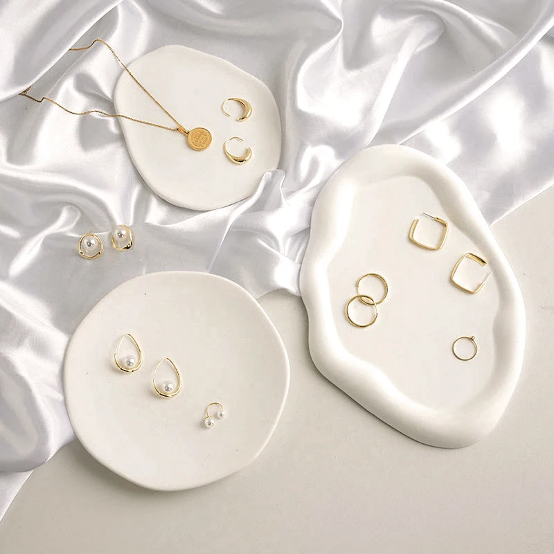 Ins Irregular Storage Tray Cloud Shape Tray Jewelry Storage Display Plate Plaster Shell Plate Desktop Ornament Photo Props