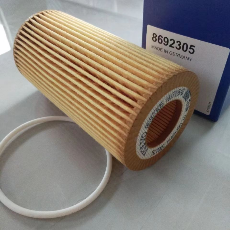 Car Oil Filter High Quality Engine Oil Filter for C30 C70 S40 S60 V50 V60 XC60 XC70 Oil Filter OEM No. 8692305 Auto Parts