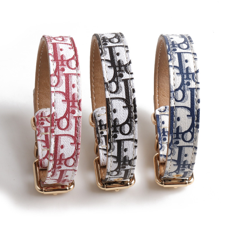 Trendy Dog Collar: Vintage Floral Pattern & Robust Buckle