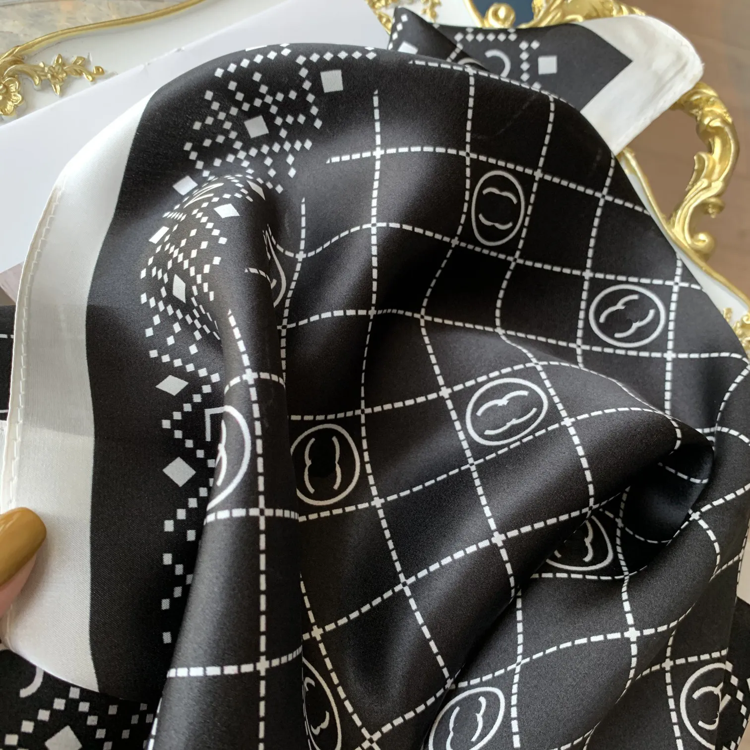 b255 Print Designer Headband Fashion White Letter Classic Gift go Black Silk 53x53cm Brand Scarves Scarf scarf designers