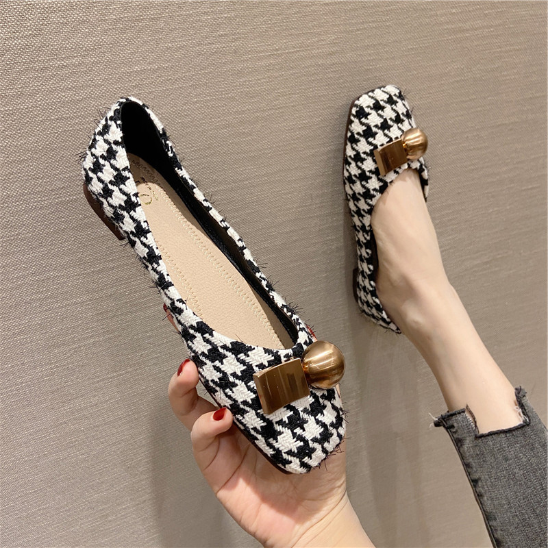 Summer Flat Bottom Shallow Mouth Flats Women's Soft Sole Versatile Check Single Shoes Apricot Square Head 31 32 45 46 Lady Shoe
