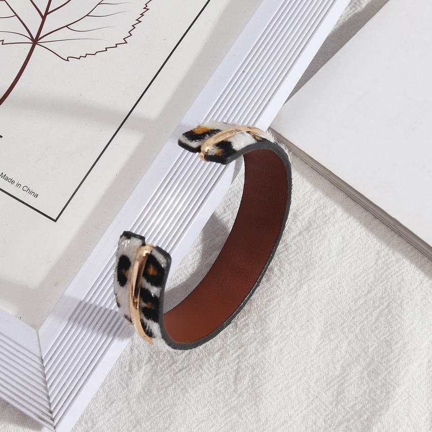 PU Leather Leopard Cuff Bracelets Bangles for Women Curve Metal Strip Art Deco Adjustable Friendship Bracelets Jewelry Wholesale