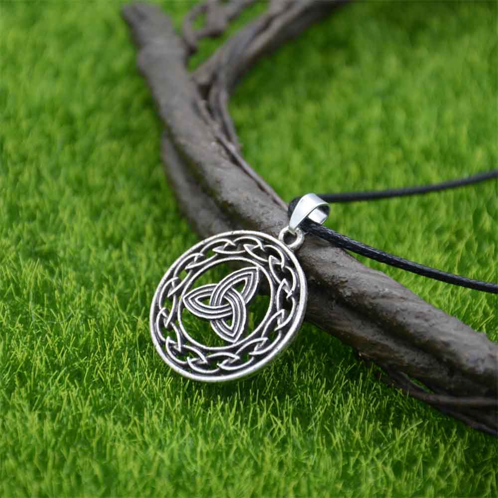 Nostalgia Irish Knots Trinity Symbol Knot Unique Triquetra Amulet Sacred Geometry Ethnic Necklace