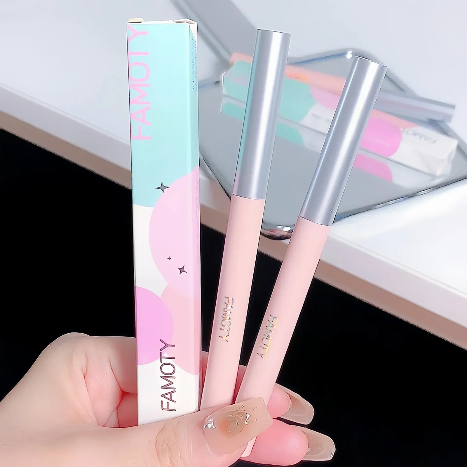Sequin Eyeshadow Pencil Waterproof Diamond Glitter Highlighter Stick Pearl White Silkworm Eyeliner Pen Korean Makeup Cosmetics 240624
