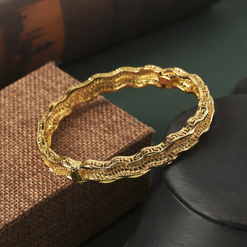 New Gold Plated France Dubai Bangles Ethnic Jewelry Side Open Hand Bangle Hollow Design Bridal Cuff Bracelts Women Gift