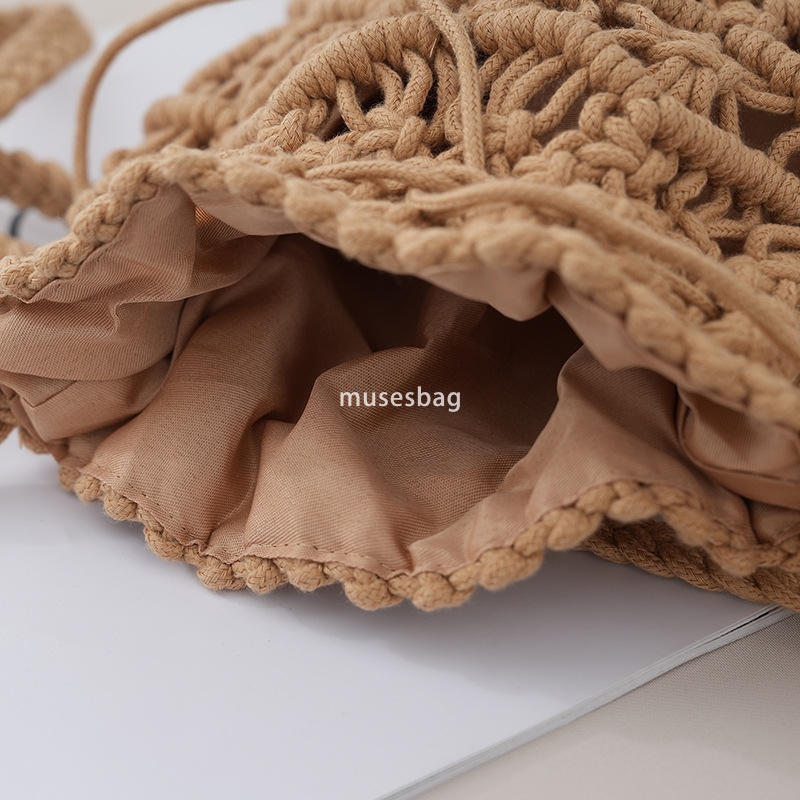Fashion Women's Designer Handheld Fishing Net Beach Bag Holiday Style Solid Color Cotton Rope Woven Bag Closing Copper Coin Buckle Small Bag One 