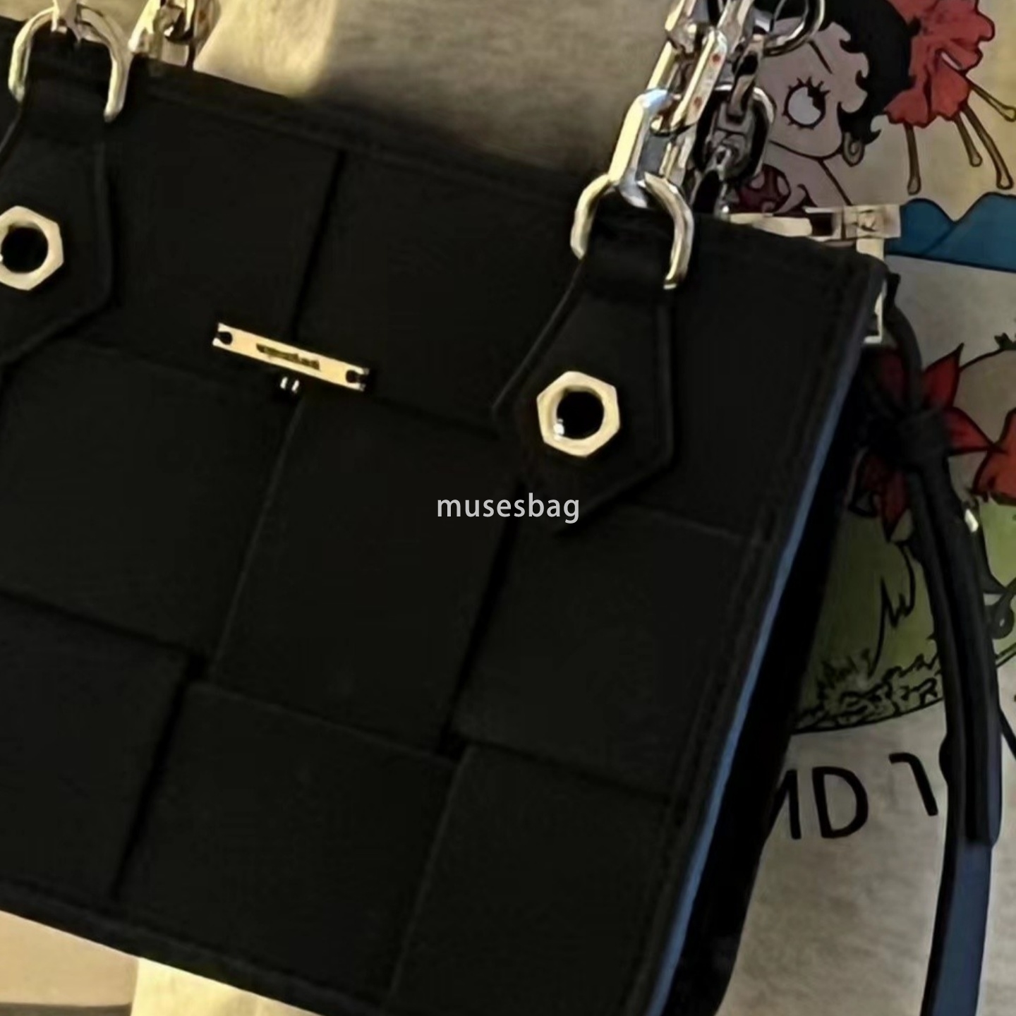High quality tote bag for women's new niche woven black commuting handbag with a sense of luxury fashion and versatility crossbody bag