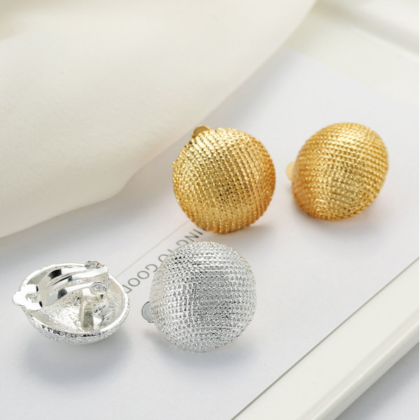 COWNINE Geometric Round Clip Earrings No Ear Hole Metal Water Ripple Rounds Earrings Without Piercing Women Minimalist Jewelry