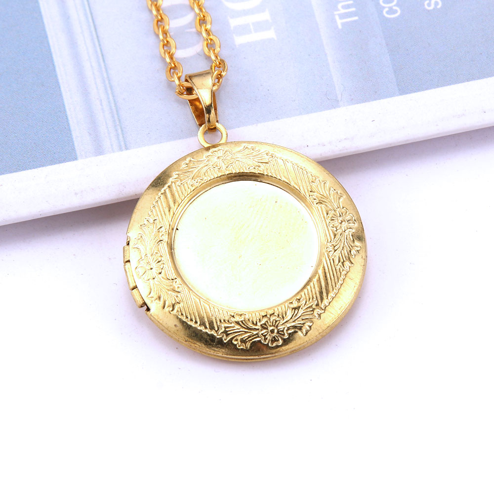 Nostalgia Retro Memory Photo Necklace Jewelry Mini Photo Pendant Vintage Copper Women's Disc Flower Album Locket Necklace Gift