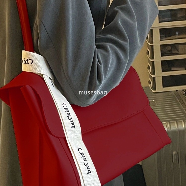 Korean version of high-capacity commuting bag for women high-end and versatile new trendy and fashionable one shoulder crossbody underarm square tote 