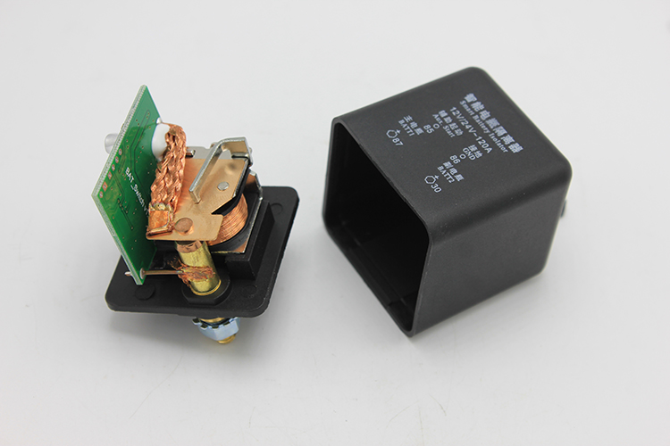 Motorhome Auto Camper Accessories 200A Smart Battery Isolator Dual Battery Combiner 12V/24V Caravan Accessories