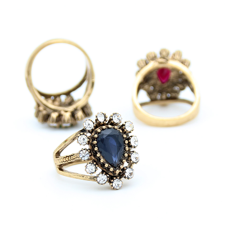 Exquisite Women Resin Water Drop Ring Antique Gold Color Hollow Broadside Flower Vintage Ring Arabia Bridal Wedding Jewelry