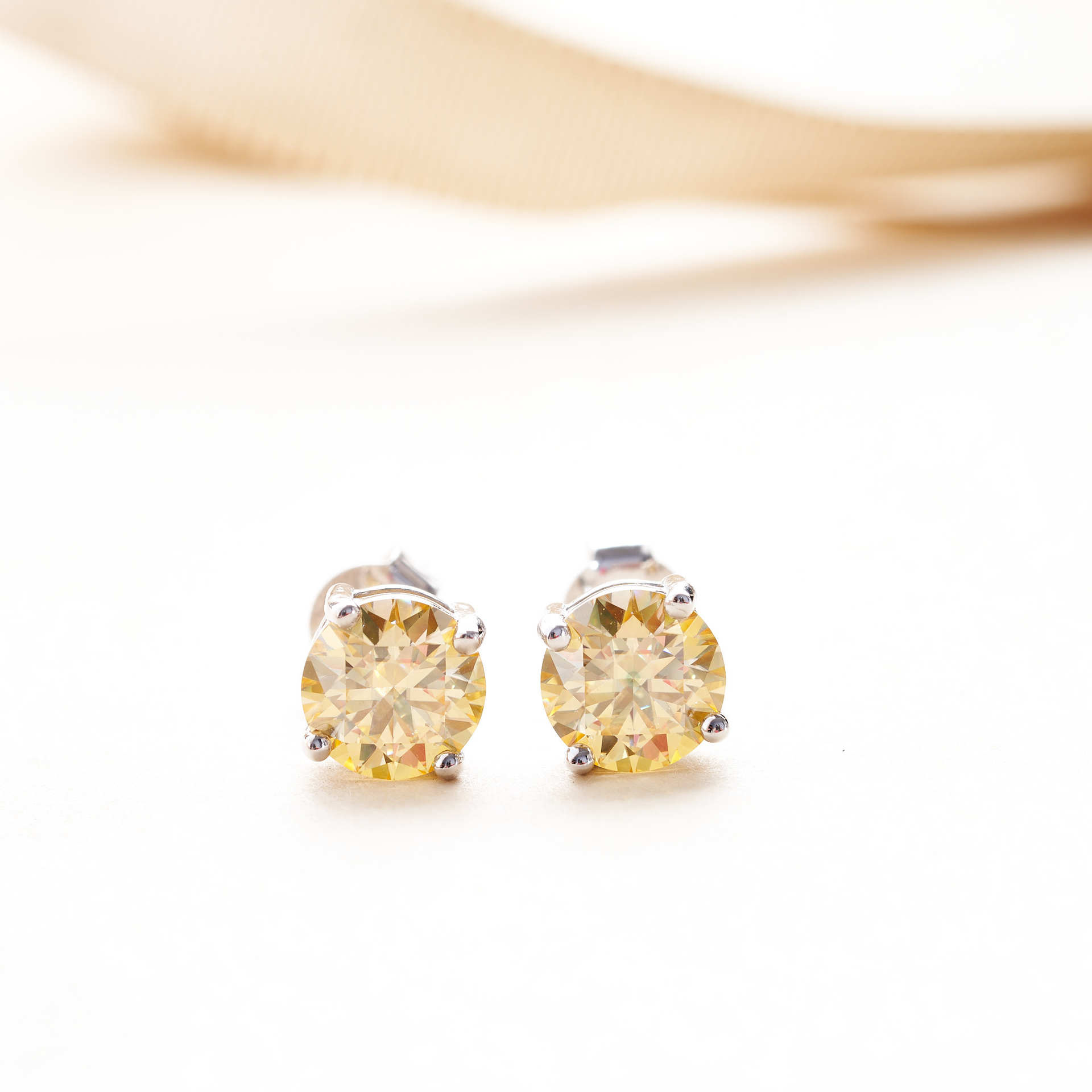 Real 925 Sterling Silver 3EX 0.5CT 1CT VVS1 Light Yellow Color Moissanite Ear Studs Earrings For Men Women Dating PartyGift