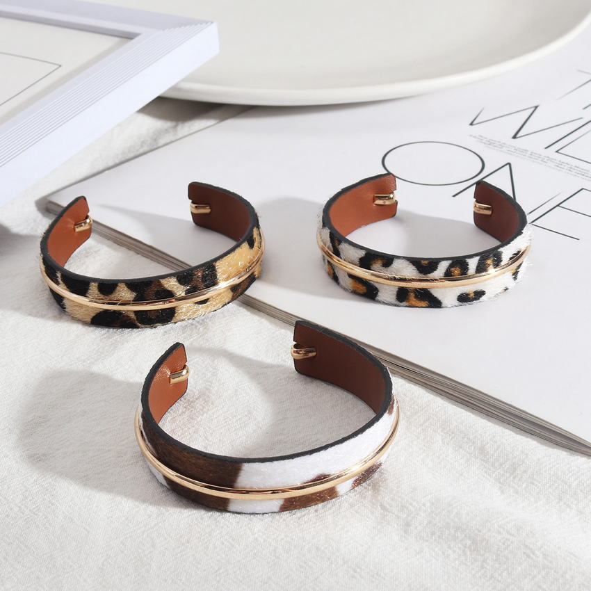 PU Leather Leopard Cuff Bracelets Bangles for Women Curve Metal Strip Art Deco Adjustable Friendship Bracelets Jewelry Wholesale
