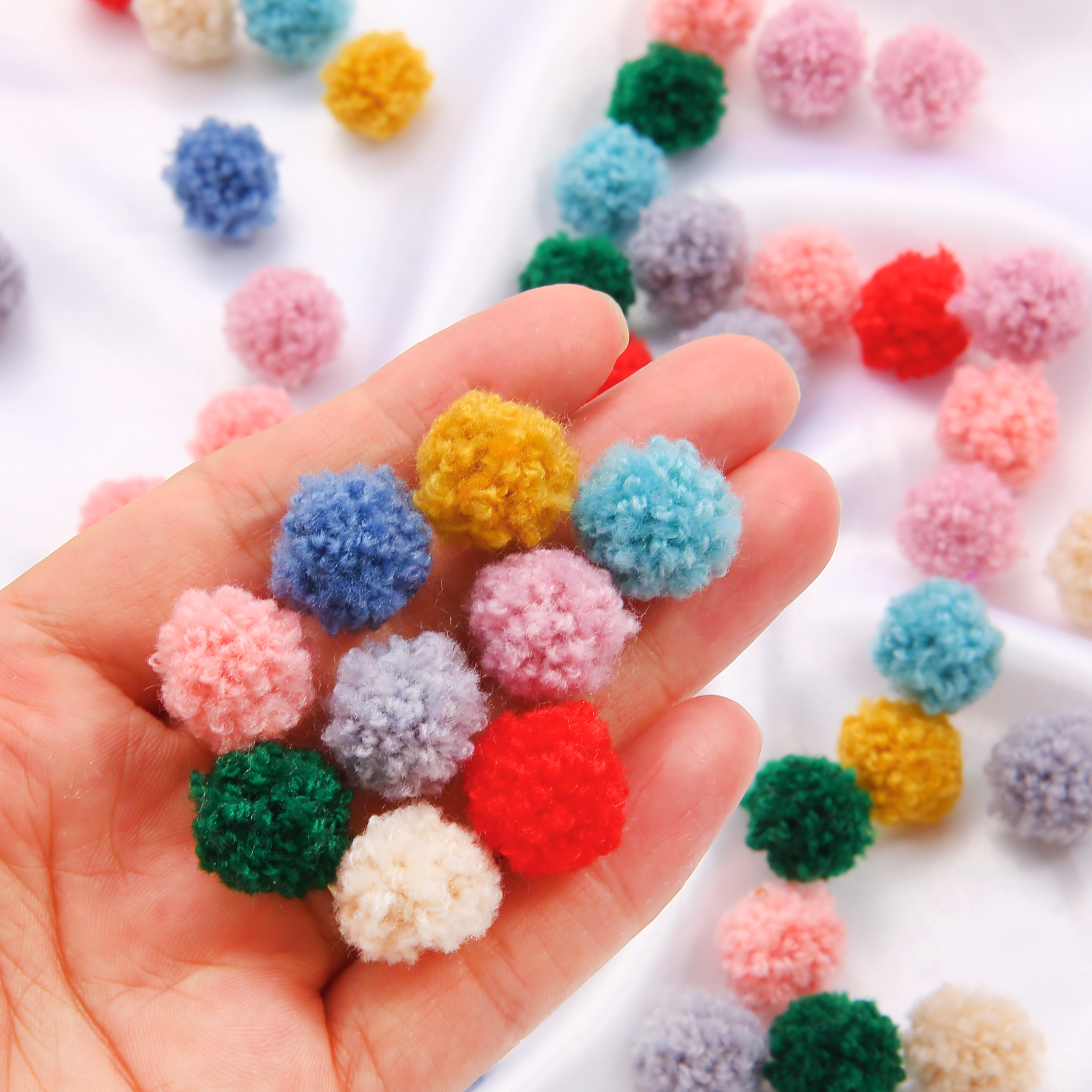 15/20mm Soft Round Pompom Balls Fluffy Pom Pom Beads Charms Pendant For Kids DIY Earring Handcraft Christmas Sewing Supplies