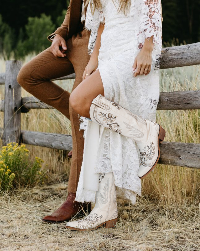 Knee High Western Cowgirl Boots, Sparkly Rhinestone Retro Country Boots with Classic Embroidered, Pointed Toe Chunky Heel Pull on Vintage Tall Boots