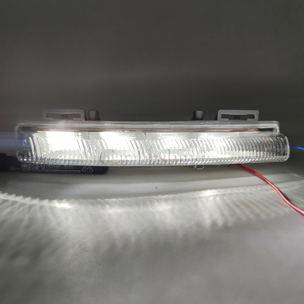 For Mercedes-Benz W204 W212 C250 C280 C350 E350 A2049068900 A2049069000 Car Front LED DRL Daytime Running Lamp Fog Light 12V
