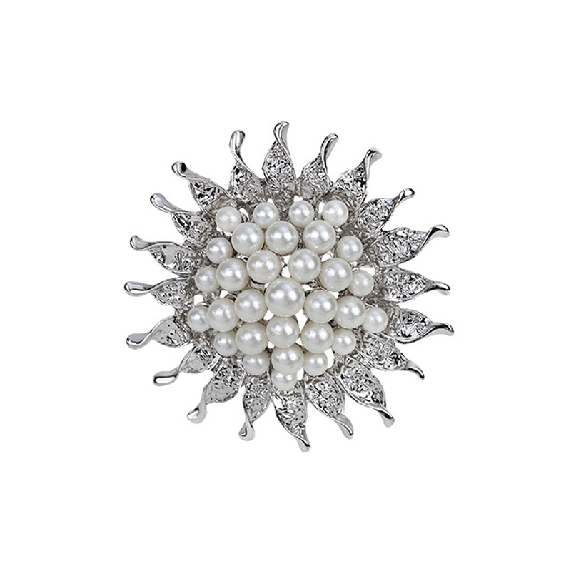 Cute White Pearl Crystal Brooches For Women Badges for Clothes Jewelry Collar Pins Gifts Accessories for Friends