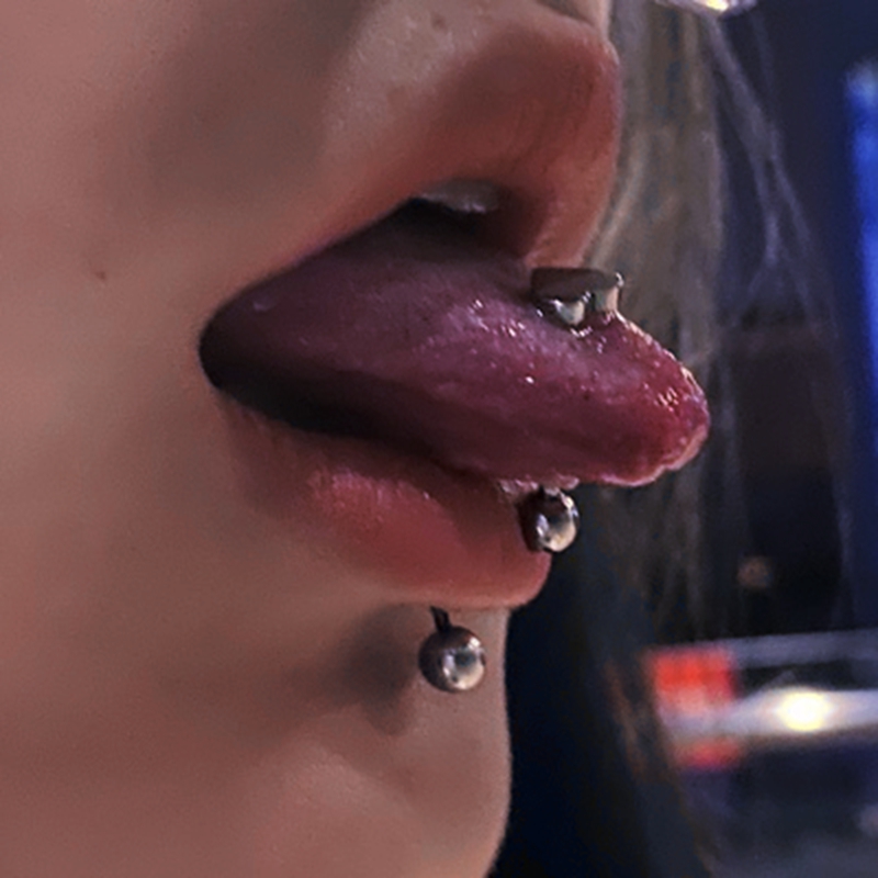 1PC 1.6mm Unisex Tongue-Ring with Chain 14g Bar Barbell Lip Nose Pircing Rings Goth Body Jewelery Steel Tongues Studs Harajuku