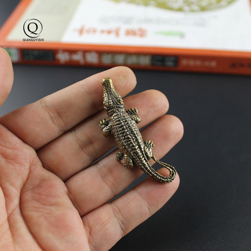 Vintage Brass Chinese Alligator Key Chain Pendant Trinket Retro Copper Reptile Animal Keyring Crocodile Keychain Hanging Jewelry