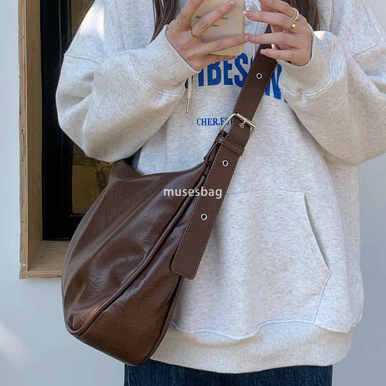 High end, large capacity, niche design bag for women's new spring and autumn retro fashion shoulder bag niche versatile tote bag