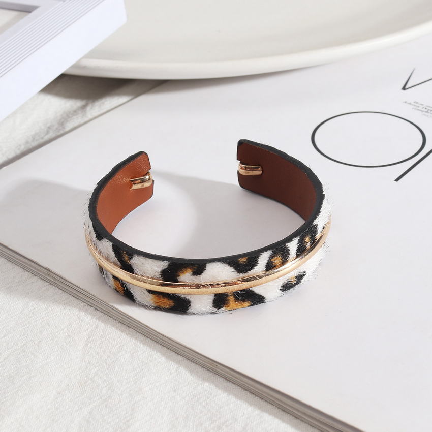 PU Leather Leopard Cuff Bracelets Bangles for Women Curve Metal Strip Art Deco Adjustable Friendship Bracelets Jewelry Wholesale