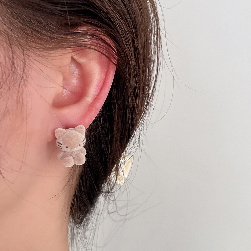 Cute Korean Flocking Cat Earrings For Women Girls Velvet Fabric Animal Stud Earrings Plush Cats Earring Ear Stud Jewelry Brincos
