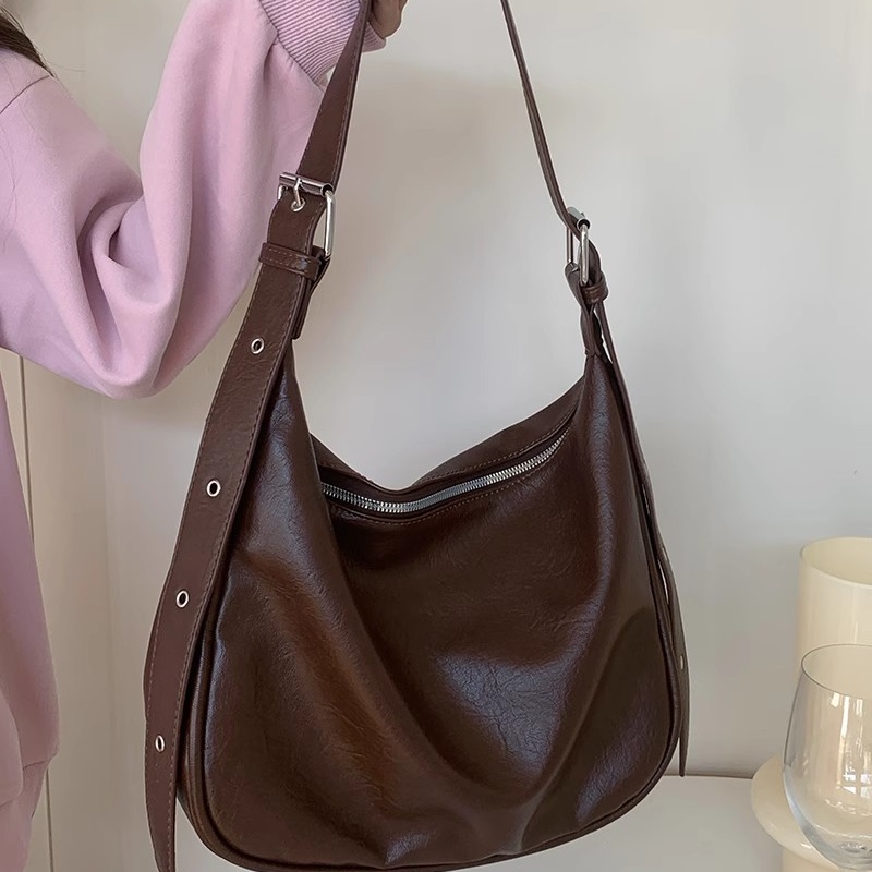 High end, large capacity, niche design bag for women's new spring and autumn retro fashion shoulder bag niche versatile tote bag