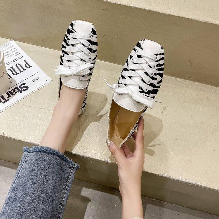 2021 Flat-bottomed Loafers Women Autumn New Flat-bottomed Leopard Casual Women Shoes Square Toe Lace-up Flats Single Shoes