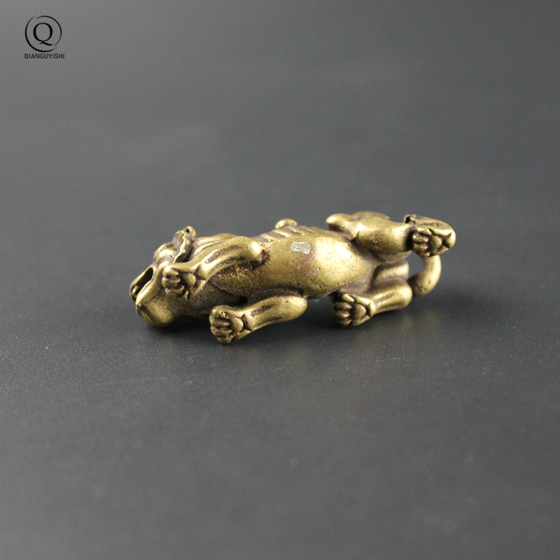Brass Chinese God Beast Pixiu Car Ornament Keychain Pendants Copper Lucky Animal Key Chain Rings Hanging Jewelry Tea Pet Decor
