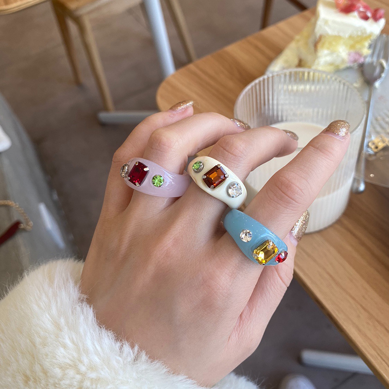 Peri'sBox 4 Colors Size 7 Rhinestone Resin Irregular Rings Wide Chunky Geometric Rings for Women Cute Retro Statement Jewelry