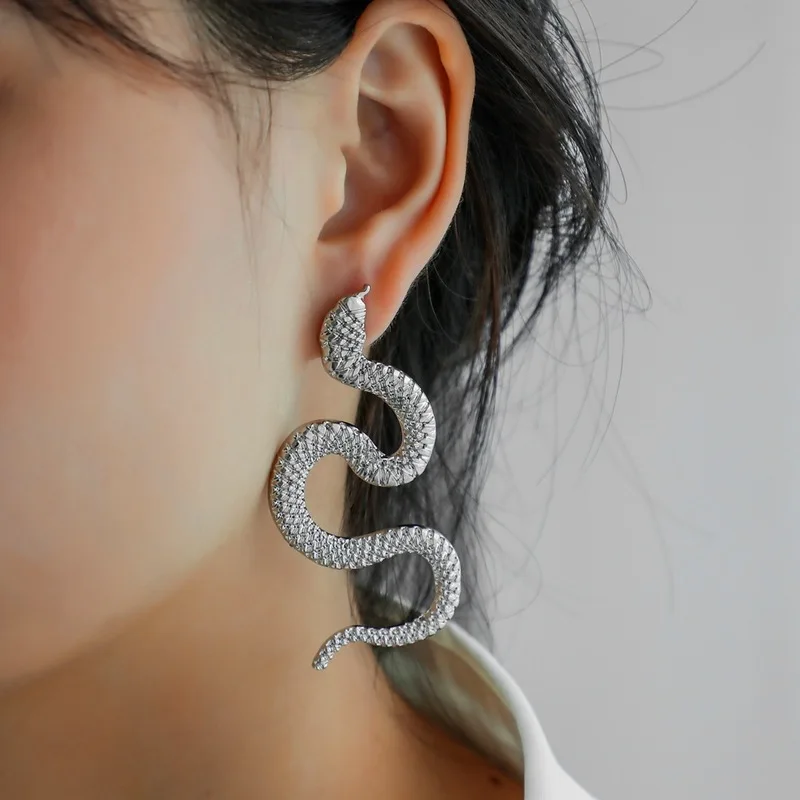 Minar Hyperbole Twisted Snake Earrings for Women Personality Golden Metal Animal Long Dangle Earrings Women Party Jewelry Gift