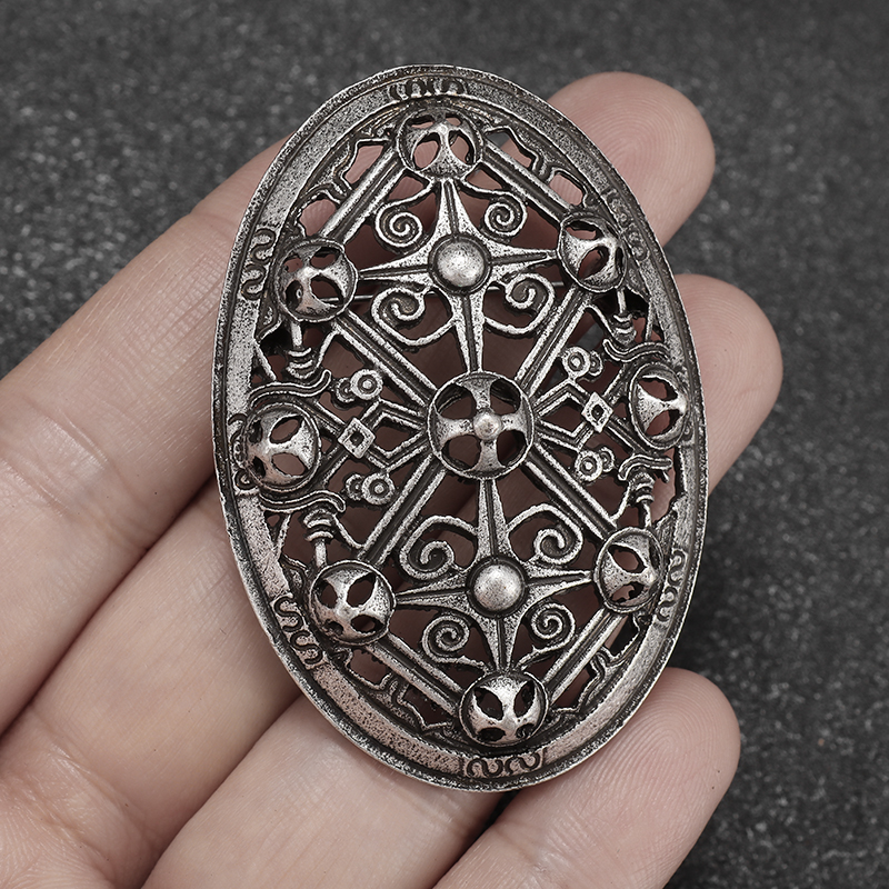 Vintage Gothic Scandinavian Shield Brooch Nordic Celtic Metal Pin Men's Irish Knot Witchcraft Witch's Knot Amulet Jewelry Gift