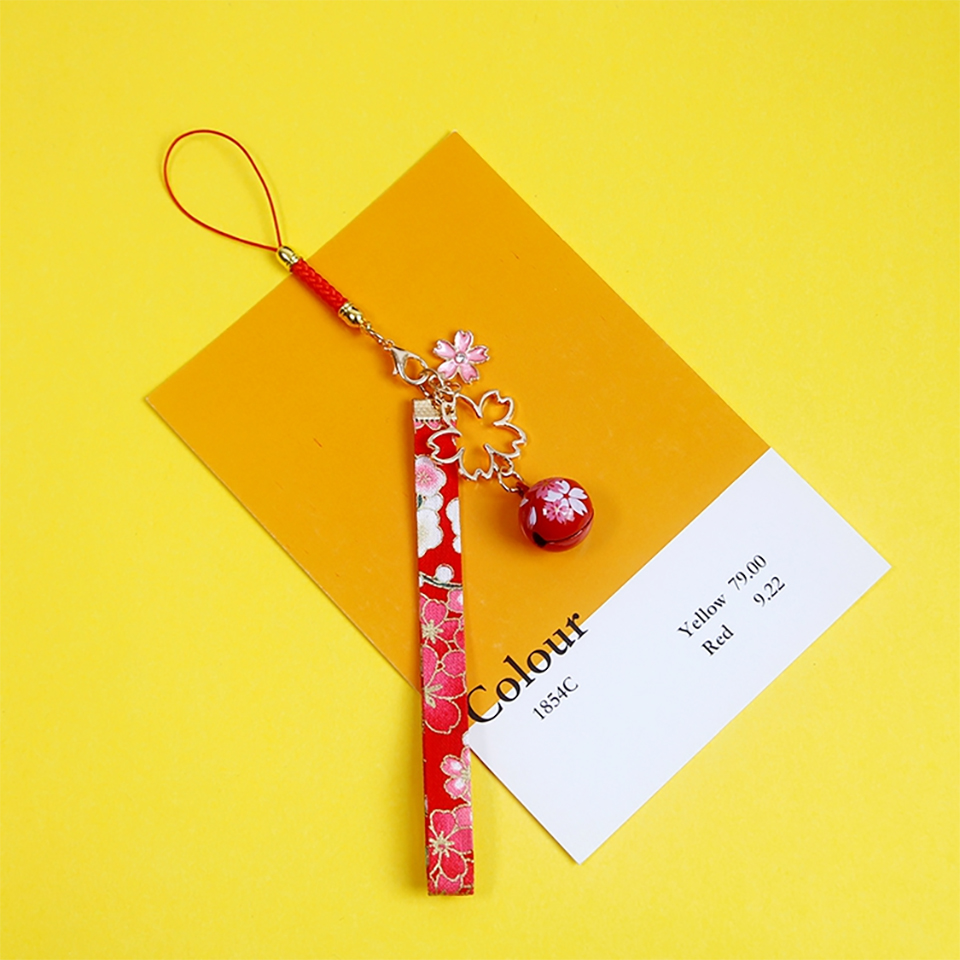 Cute Japanese Maneki Neko Sakura Bell Keychain with Cherry Lanyard Phone Charms Smartphone Strap for iphone Mible Phone Rope