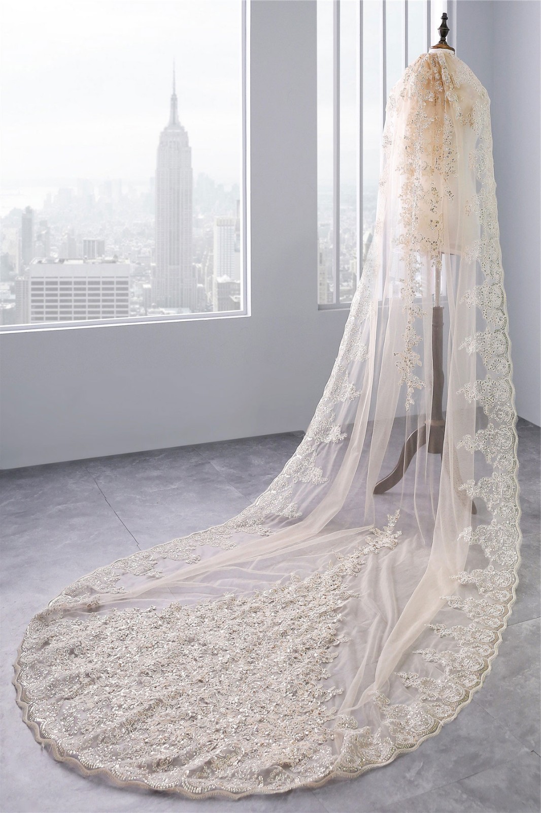 Luxury 3M Lace Edge Champagne Bridal Wedding Veils One-layer Sequin Appliqued Full Lace Adult Cathedral Veil Accessoires Mariage