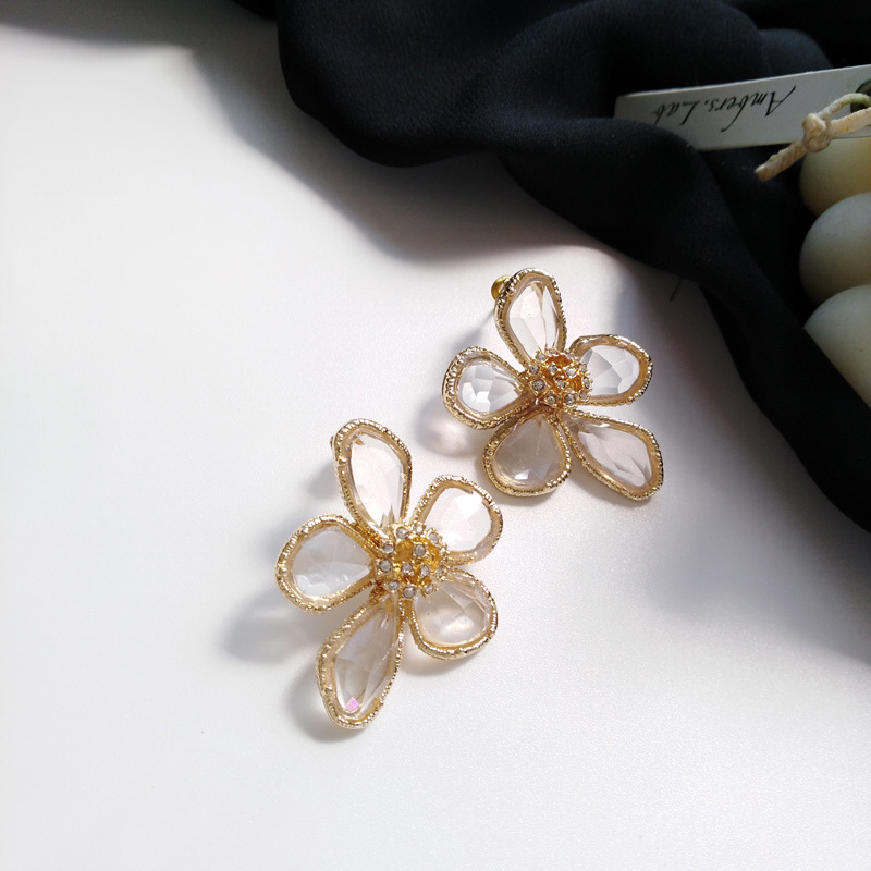 Korean Exaggerated Glass Flower Earrings Temperament Transparent Elegant Rhinestone Flower Clip Earrings No Piercing for Wedding