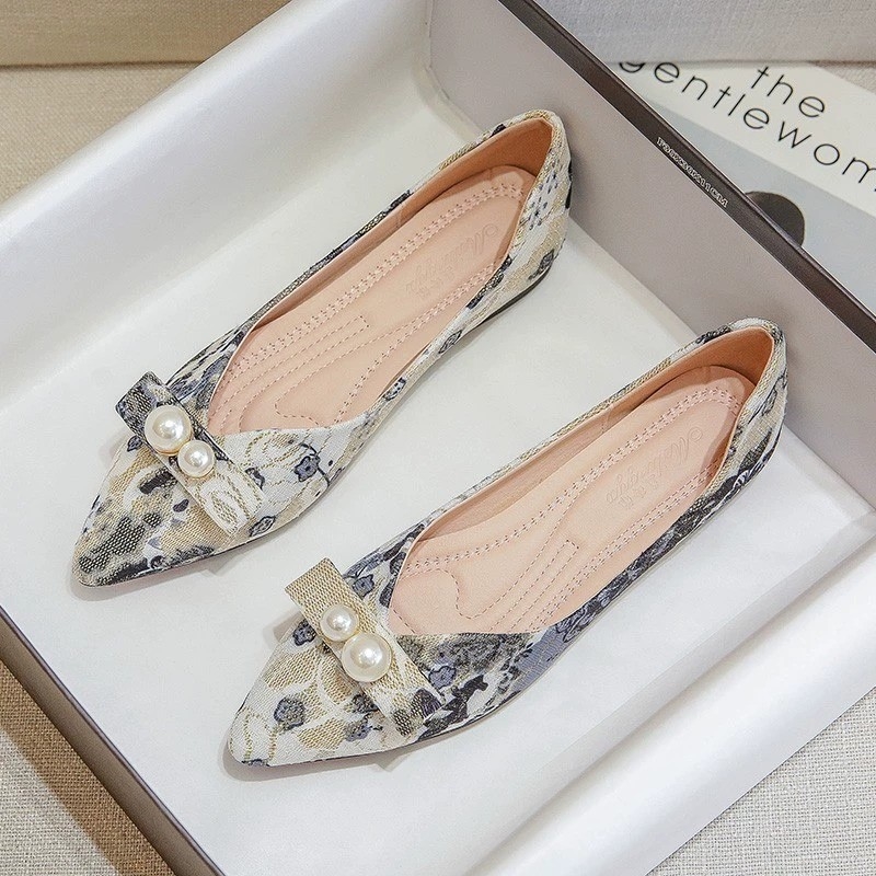 Elegant floral single shoes women 2024 new pointy toe slip-on bean shoes bow pearl flat shoes