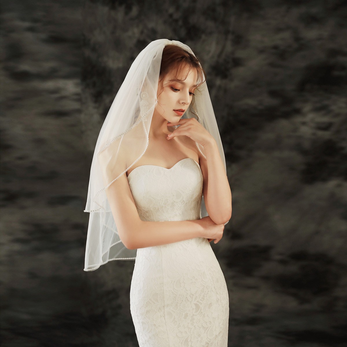 Bead Edge Bridal Short Wedding Veils with Hair Comb 2 layers Elbow Length White Women Bride Veil Mariage Accessories