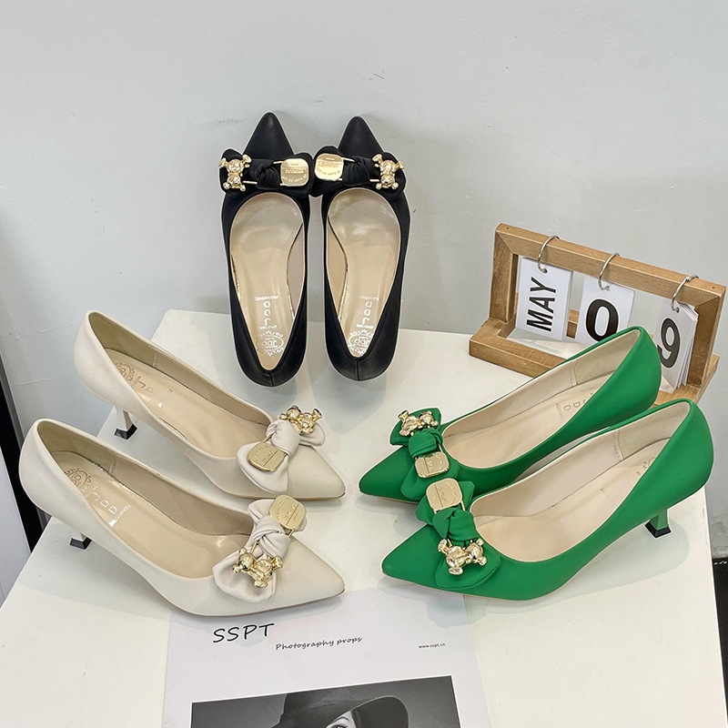 High heels women 2024 autumn new metal buckle temperament women's shoes senior sense pointy thin heels banquet single shoes