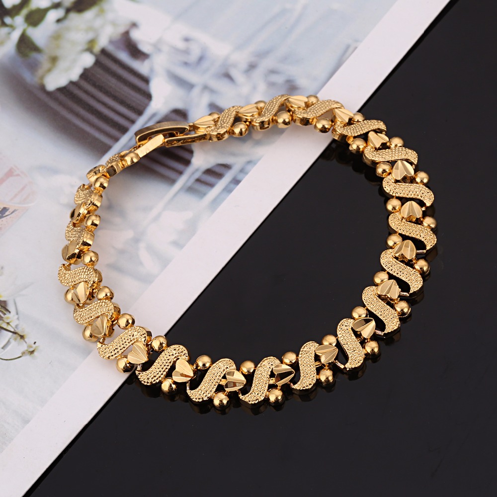 24K Vacuum Plated Luxury Design Gold Color Heart Pattern Cuff Unisex Wide Bracelet & Bangle