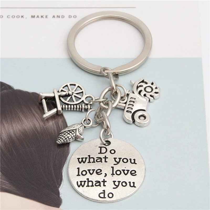 1pc Farmer Keychain Gift Farm Girl Equipment Tractor Keyring Corn On The Cob Do What You Love Jewelry E2048