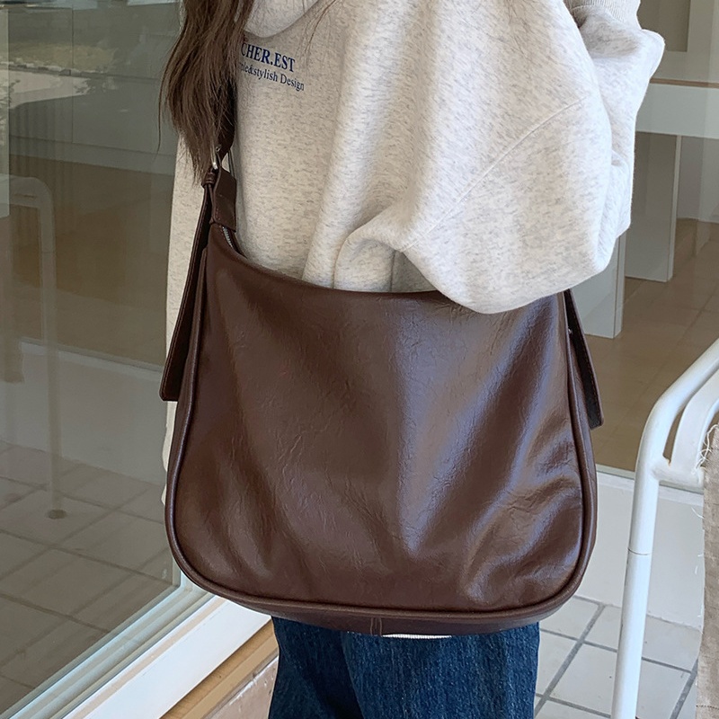 High end, large capacity, niche design bag for women's new spring and autumn retro fashion shoulder bag niche versatile tote bag
