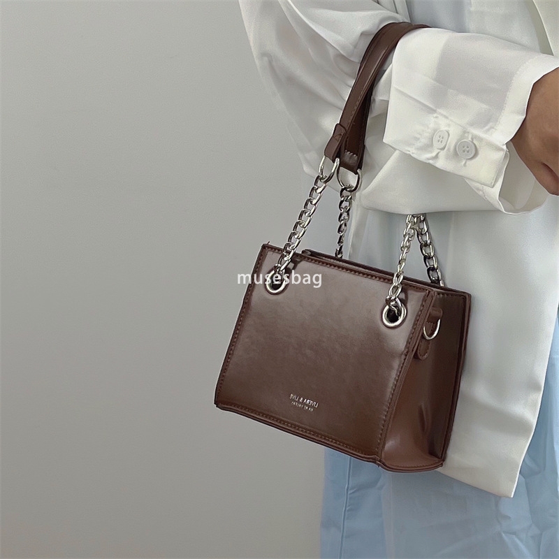 European and American retro small square bag women's new versatile one shoulder princess bag high-end texture niche design simple handbag