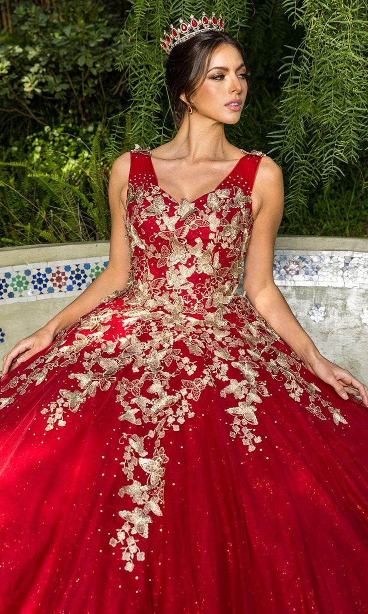 Sparkly Hunter Ball Gown Quinceanera Dresses With Gold Butterfly Lace Appliques Straps Sweetheart Floor length Sequin Prom Sweet 15 Dress For Girls La