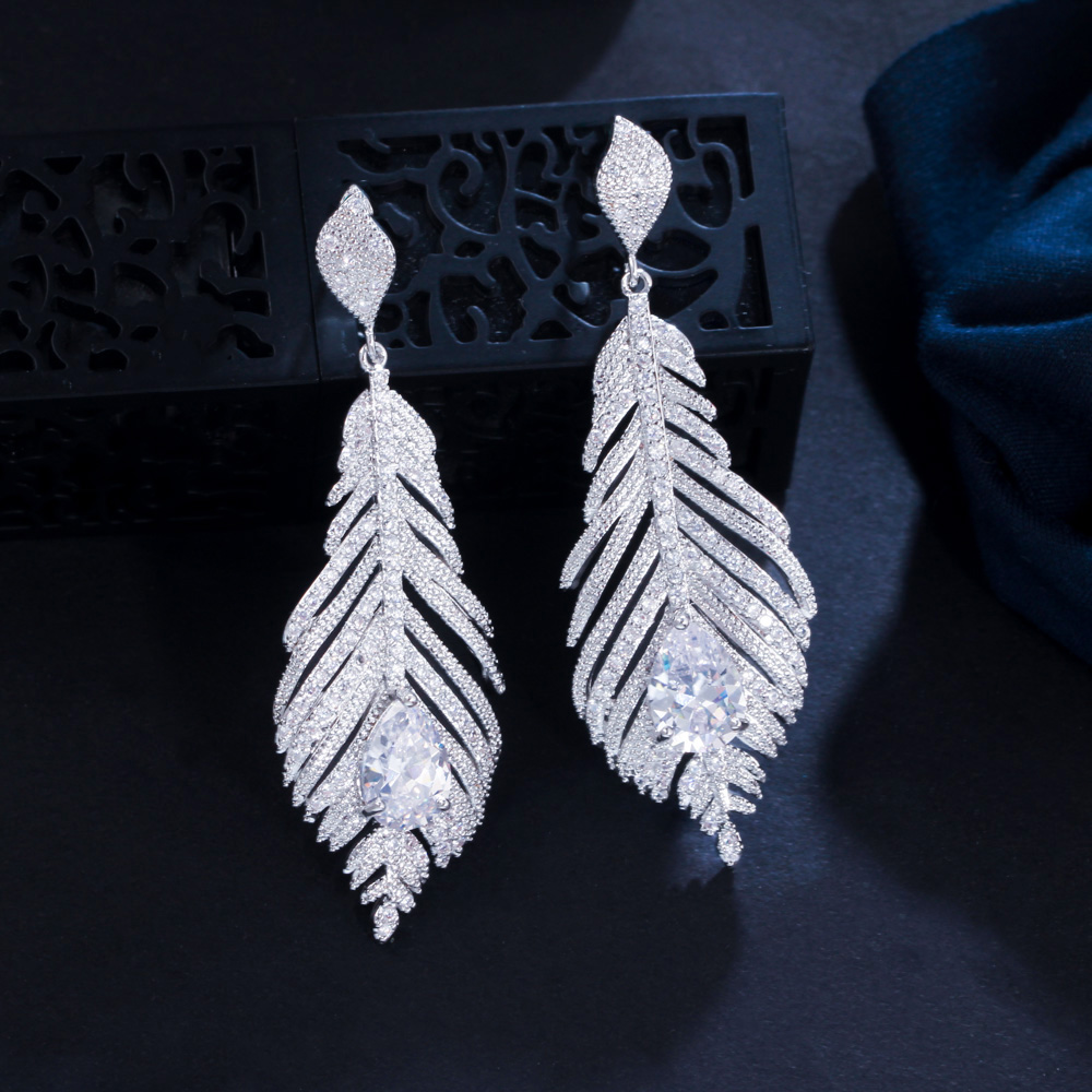 CWWZircons 2023 Trend Designer Cubic Zirconia Long Dangle Feather Earrings for Women Engagement Party Wedding Jewelry Gift CZ977