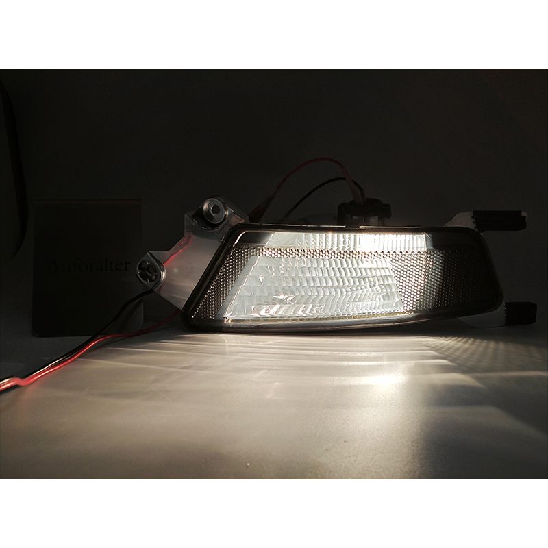 Car Rear Bumper Reflector Fog Light Brake Light Tail Lamp for Range Rover Evoque 2011 2012 2013 2014 2015 2016 2017 2018