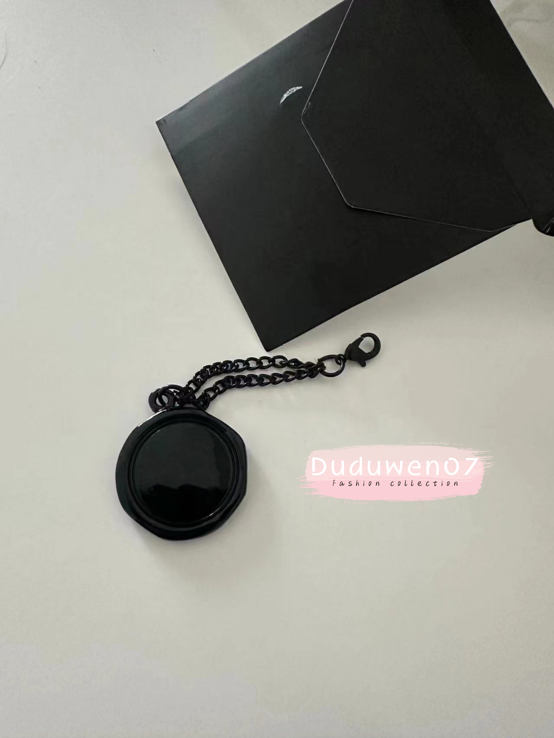 Party gift Fashion Classical 2C letter gift Pendant diy charm black metal keychain gift packing