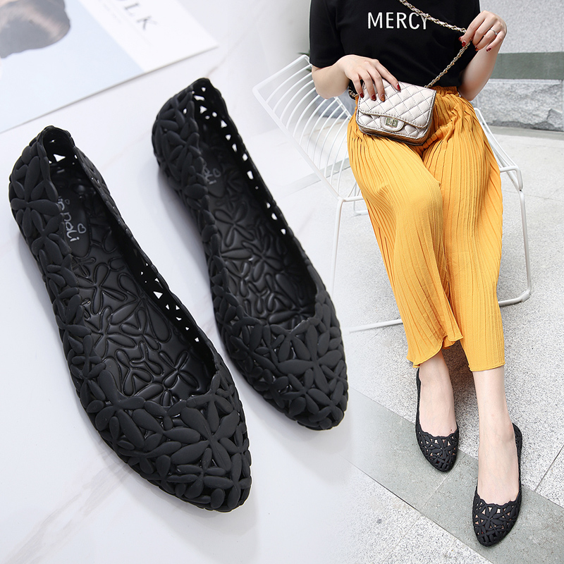 Women New Summer Hollow Pointed Toe Jelly Shoes Cut Out Breathable Flat Flower Cover Heel Leisure Closed Toe Sandals 180912