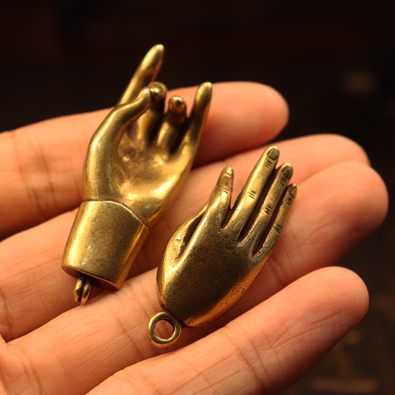 Retro Antique Copper Buddha Hand Lucky Pendants Jewelry Men Car Keychain Necklace Pendant Feng Shui Decorations Ornaments Crafts